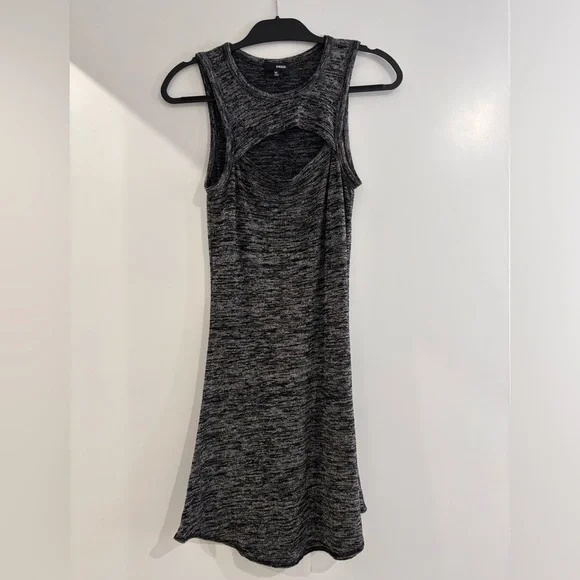 wilfred free grey dress Halter Maxi Dress Sewing Pattern main image 1